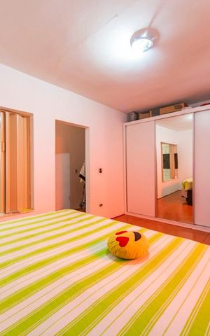 Casa à venda com 345m², 4 quartos e 3 vagas Casa à venda com 345m², 4 quartos e 3 vagasQuarto 2