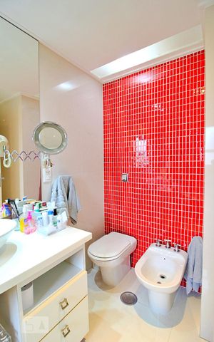 Apartamento à venda com 195m², 4 quartos e 4 vagasBanheiro da Suíte 1