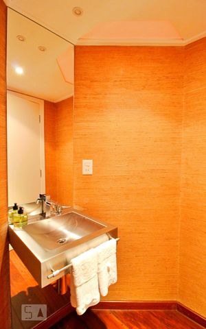Apartamento à venda com 195m², 4 quartos e 4 vagasLavabo