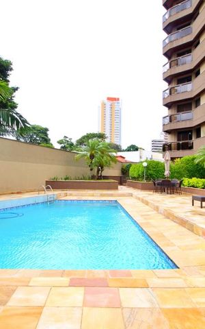 Apartamento à venda com 195m², 4 quartos e 4 vagasPiscina