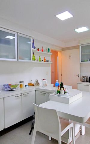 Apartamento à venda com 195m², 4 quartos e 4 vagasCopa