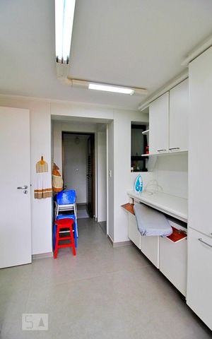 Apartamento à venda com 195m², 4 quartos e 4 vagasÁrea de Serviço