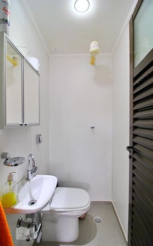 Apartamento à venda com 195m², 4 quartos e 4 vagasBanheiro de Serviço