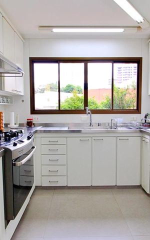 Apartamento à venda com 195m², 4 quartos e 4 vagasCozinha