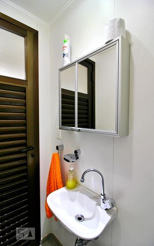 Apartamento à venda com 195m², 4 quartos e 4 vagasBanheiro de Serviço