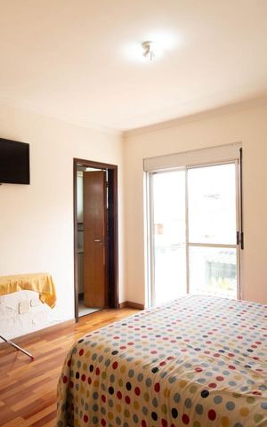 Casa à venda com 350m², 3 quartos e 8 vagas Casa à venda com 350m², 3 quartos e 8 vagasSuíte Master