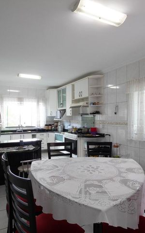 Casa à venda com 350m², 3 quartos e 8 vagas Casa à venda com 350m², 3 quartos e 8 vagasCopa