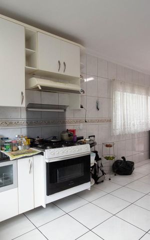 Casa à venda com 350m², 3 quartos e 8 vagas Casa à venda com 350m², 3 quartos e 8 vagasCozinha