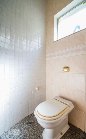 Casa à venda com 700m², 5 quartos e 6 vagas Casa à venda com 700m², 5 quartos e 6 vagasAcademia