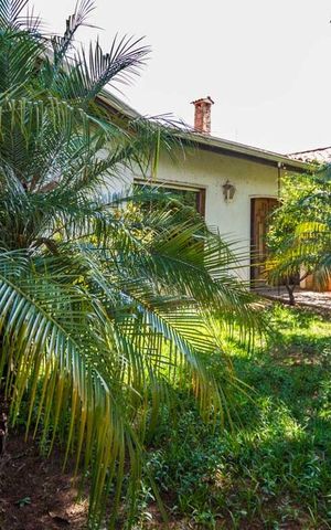 Casa à venda com 700m², 5 quartos e 6 vagas Casa à venda com 700m², 5 quartos e 6 vagasJardim