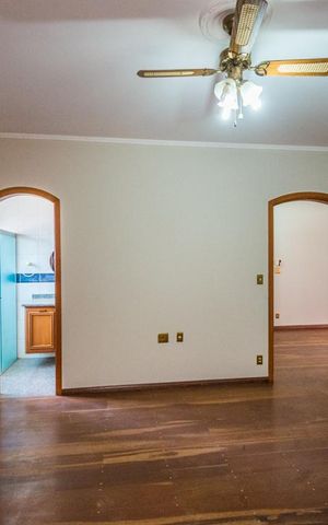 Casa à venda com 700m², 5 quartos e 6 vagas Casa à venda com 700m², 5 quartos e 6 vagasSuíte 4
