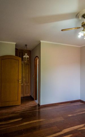 Casa à venda com 700m², 5 quartos e 6 vagas Casa à venda com 700m², 5 quartos e 6 vagasSuíte 3