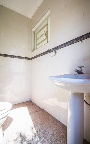 Casa à venda com 700m², 5 quartos e 6 vagas Casa à venda com 700m², 5 quartos e 6 vagasBanheiro de Serviço 2