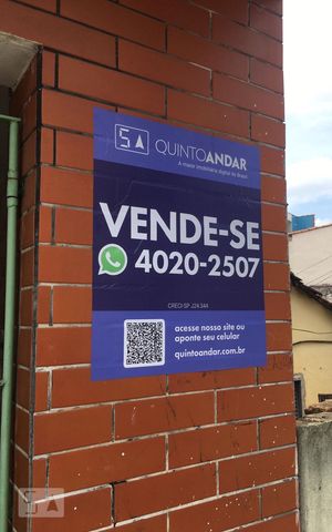 Casa à venda com 150m², 2 quartos e 1 vaga Casa à venda com 150m², 2 quartos e 1 vagaFachada