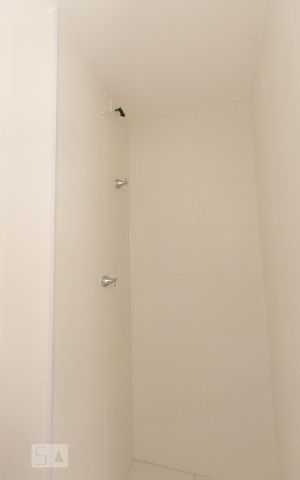 Apartamento à venda com 32m², 2 quartos e sem vaga Apartamento à venda com 32m², 2 quartos e sem vagaBanheiro