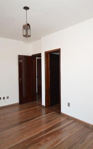 Casa à venda com 315m², 4 quartos e 1 vagaSuíte 1