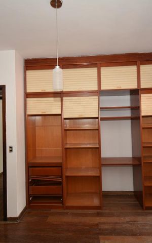 Casa à venda com 315m², 4 quartos e 1 vagaSuíte 2