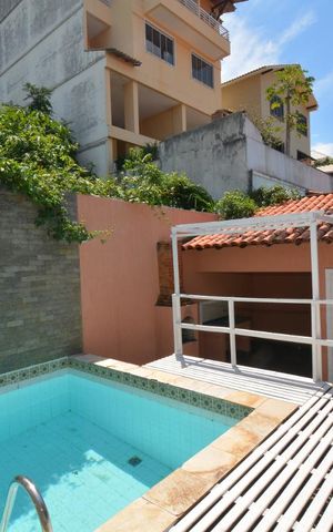 Casa à venda com 315m², 4 quartos e 1 vagaPiscina