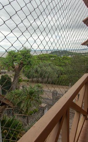 Casa de condomínio à venda com 278m², 3 quartos e 3 vagas Casa de condomínio à venda com 278m², 3 quartos e 3 vagasSuíte - sacada