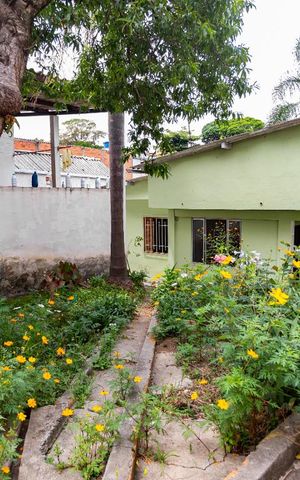 Casa à venda com 576m², 6 quartos e 1 vaga Casa à venda com 576m², 6 quartos e 1 vagaQuintal