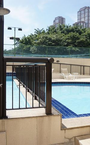 Apartamento para alugar com 99m², 3 quartos e 2 vagasÁrea comum - Piscina