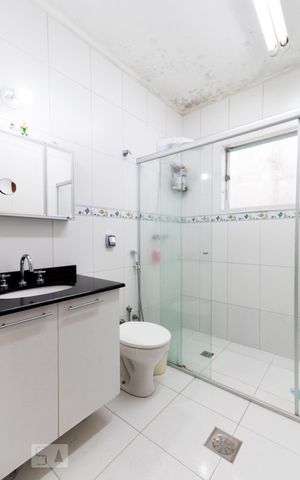 Casa à venda com 168m², 3 quartos e 3 vagas Casa à venda com 168m², 3 quartos e 3 vagasBanheiro da Suíte