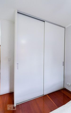 Casa à venda com 168m², 3 quartos e 3 vagas Casa à venda com 168m², 3 quartos e 3 vagasSuíte