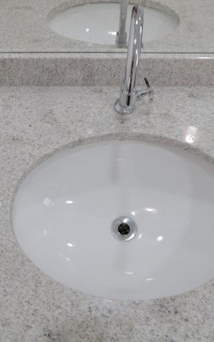 Apartamento para alugar com 40m², 1 quarto e sem vagaBanheiro - pia