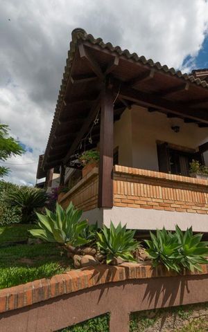 Casa à venda com 217m², 4 quartos e 2 vagasÁrea Externa