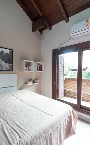 Casa à venda com 217m², 4 quartos e 2 vagasQuarto 4