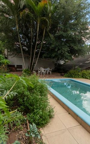 Casa à venda com 217m², 4 quartos e 2 vagasPiscina