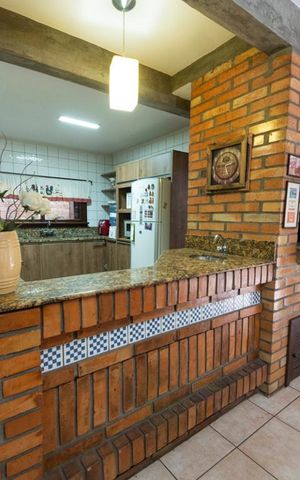 Casa à venda com 217m², 4 quartos e 2 vagasCozinha