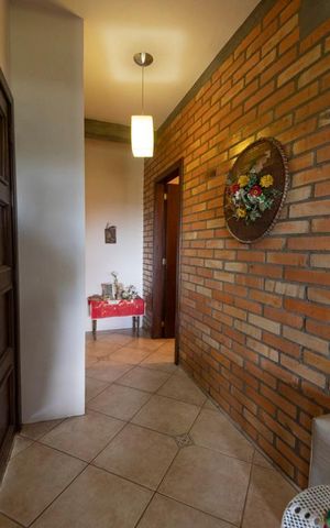 Casa à venda com 217m², 4 quartos e 2 vagasCorredor