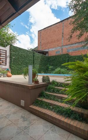 Casa à venda com 217m², 4 quartos e 2 vagasÁrea Externa