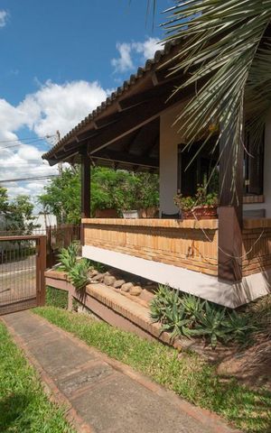 Casa à venda com 217m², 4 quartos e 2 vagasGaragem