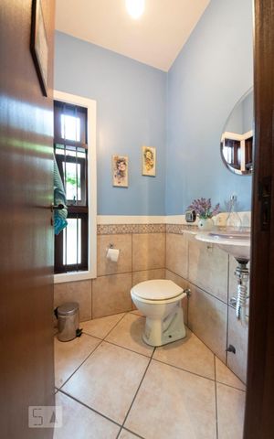 Casa à venda com 217m², 4 quartos e 2 vagasLavabo