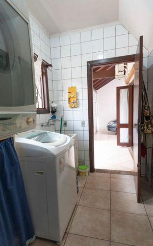 Casa à venda com 217m², 4 quartos e 2 vagasCozinha