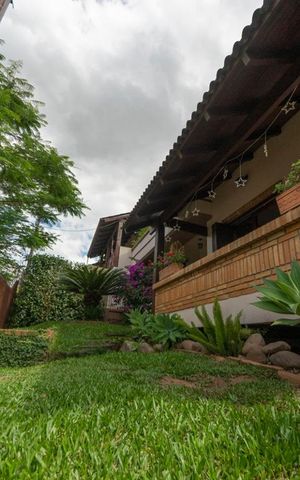 Casa à venda com 217m², 4 quartos e 2 vagasÁrea Externa