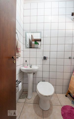 Casa à venda com 217m², 4 quartos e 2 vagasBanheiro