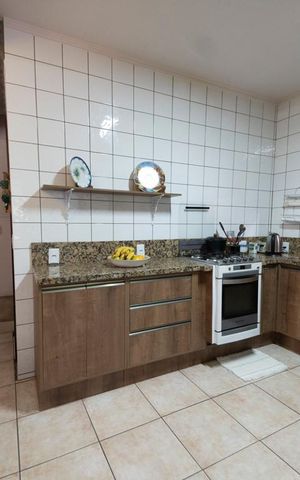 Casa à venda com 217m², 4 quartos e 2 vagasCozinha