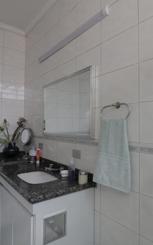 Casa à venda com 280m², 3 quartos e 2 vagasBanheiro da Suíte 2