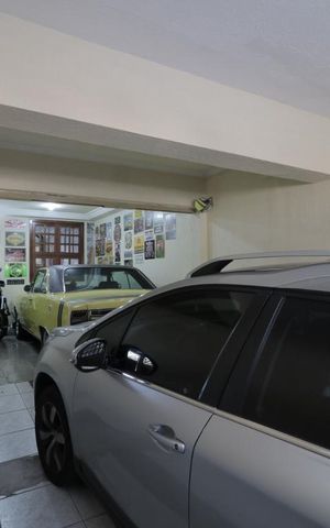 Casa à venda com 280m², 3 quartos e 2 vagasGaragem