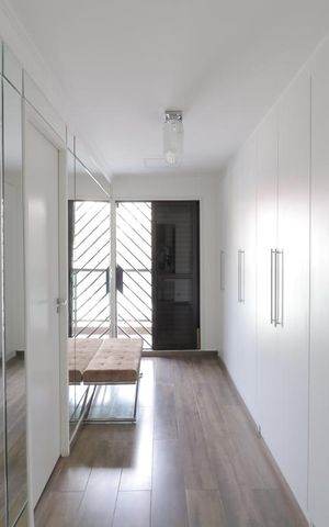 Casa à venda com 280m², 3 quartos e 2 vagasSuite 1 - closet