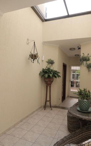 Casa à venda com 280m², 3 quartos e 2 vagasHall