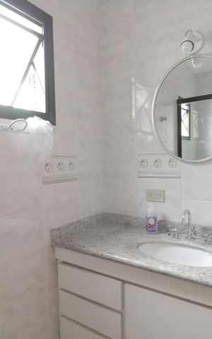 Casa à venda com 280m², 3 quartos e 2 vagasBanheiro Social