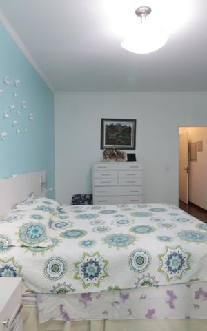 Casa à venda com 280m², 3 quartos e 2 vagasSuíte 2