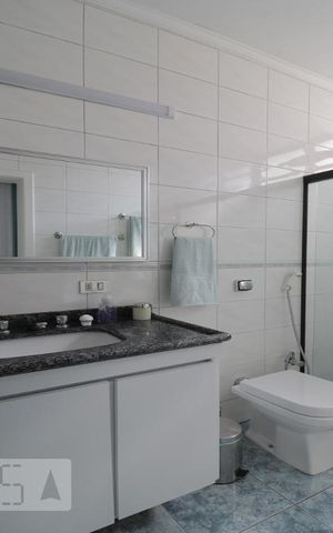 Casa à venda com 280m², 3 quartos e 2 vagasBanheiro da Suíte 2
