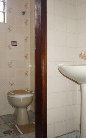 Casa à venda com 107m², 2 quartos e 2 vagasLavabo