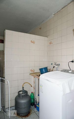 Casa à venda com 107m², 2 quartos e 2 vagasLavanderia