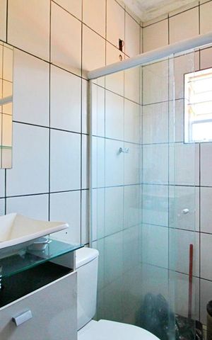 Casa para alugar com 125m², 2 quartos e 8 vagasBanheiro